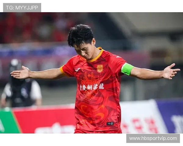 重庆足球队灵活性创新高引发热议展现球队新风貌与潜力